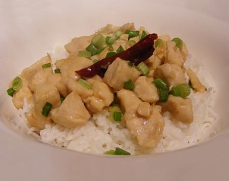 Bocconcini di pollo con salsa al limone e riso pilaf