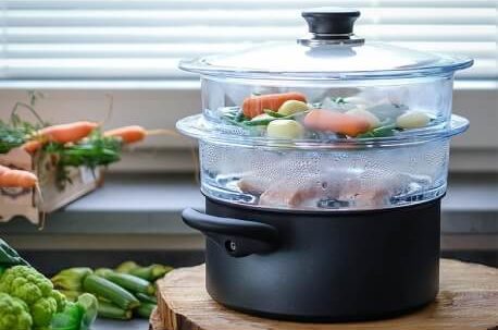 Pentola Cuoci Vapore della Ballarini in funzione