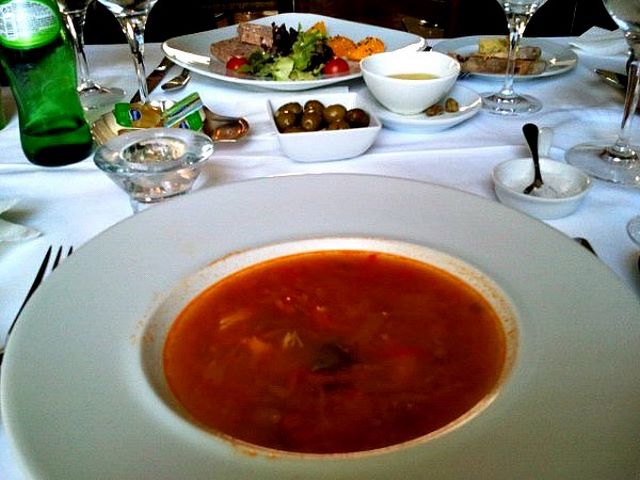 Minestra economica fatta con scarti di pesce