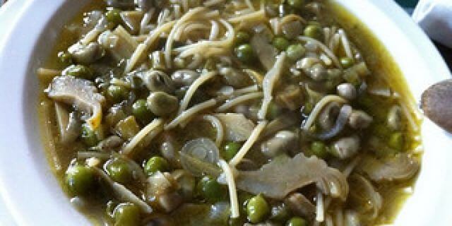 Minestra di fave e piselli primaverile