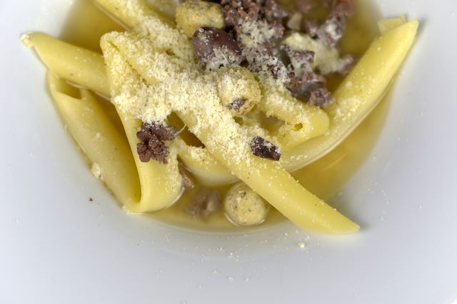 Minestra di Natale tipica di Genova Maccheroni di Natale in brodo alla genovese