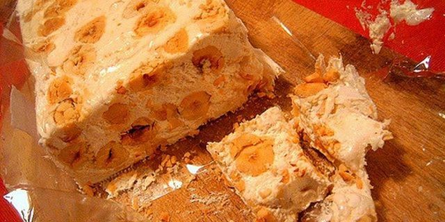 Genuino torrone di Natale fatto in casa