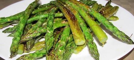 Asparagi saltati con gomasio