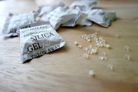 Bustine di silica gel igroscopico