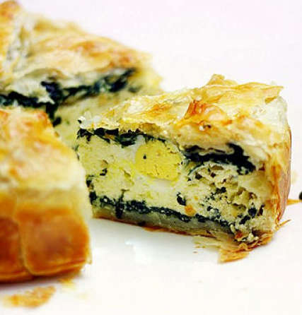 Fette di torta Pasqualina di verdure alla genovese