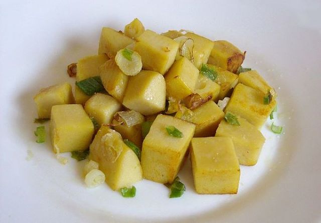 Panissa di farina di ceci Panissa di ceci e cipollotti saltati in padella