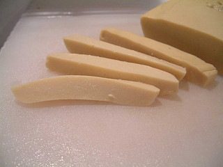 Panissa ligure tagliata a fette spesse