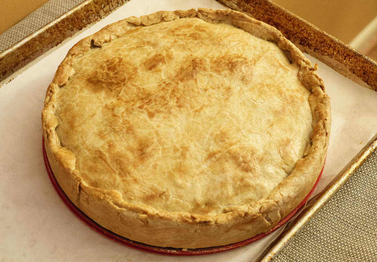 Torta Pasqualina appena sfornata