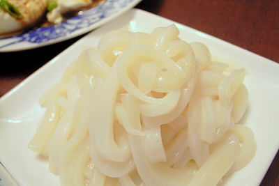 Seppie pulite e tagliate a striscioline