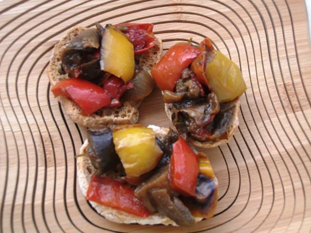 Bruschette con peperonata molto buone