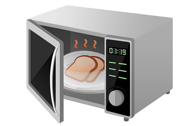 Si può decongelare con il forno a microonde il pane conservato in freezer