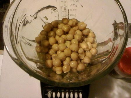 Ceci precotti scolati e messi in ciotola di vetro