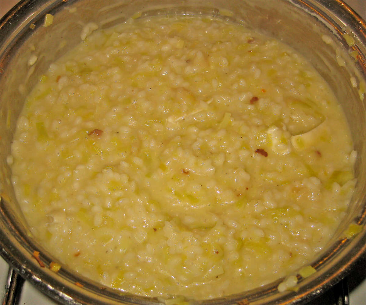 Risotto al cavolfiore e acciughe nella pentola