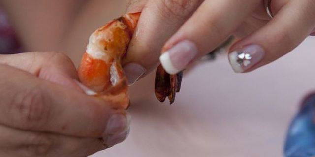 Il pesce lascia un cattivo odore sulle mani