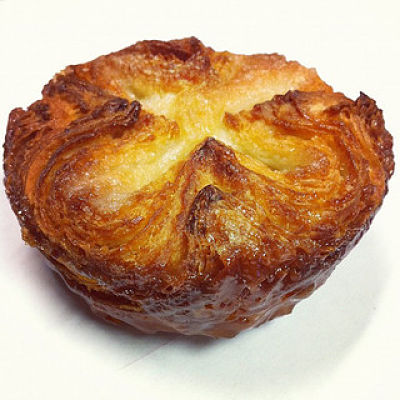 Il Kouign-amann mignon è perfetto per la prima colazione