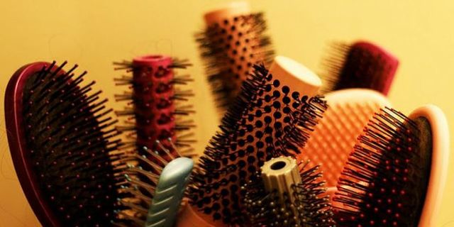 Spazzole di vario tipo per capelli ben pulite