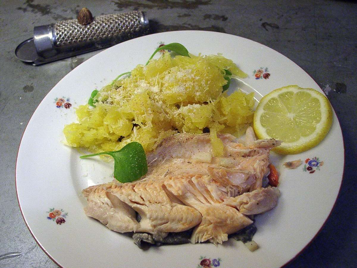 Trota cotta al cartoccio con contorno