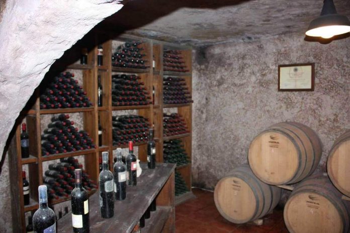 Vini di pregio in cantina Vini pregiati per pranzi importanti conservati in cantina