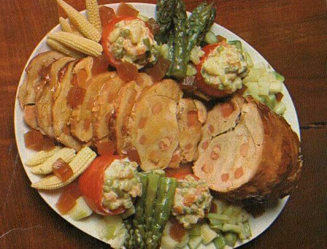 Arrosto di vitello farcito in gelatina