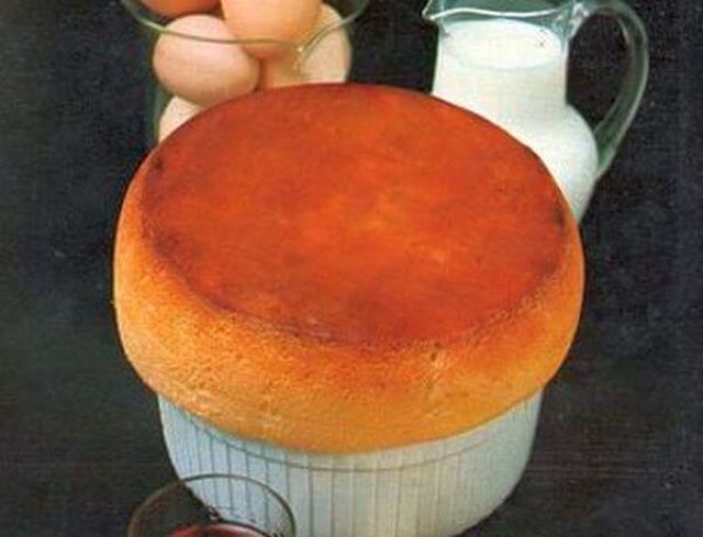 Soufflé al Grand Marnier gonfiato al punto giusto e cotto alla perfezione