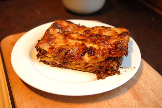 Lasagne al ragù di pollo light cotte al forno Lasagne con sugo di pollo e senza uova leggere