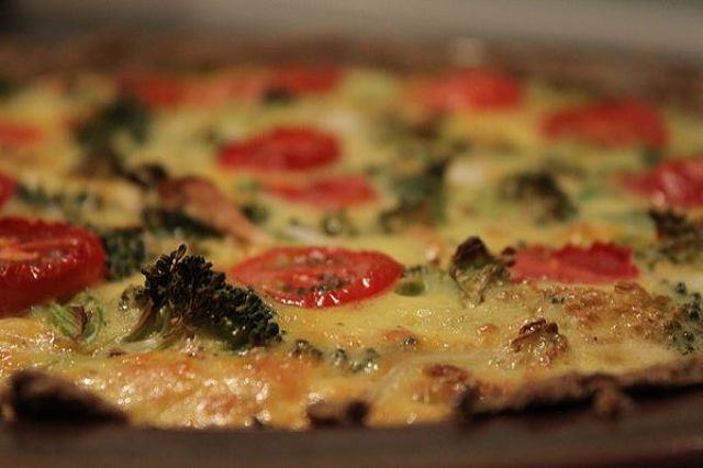 Torta salata con ratatouille di verdure miste