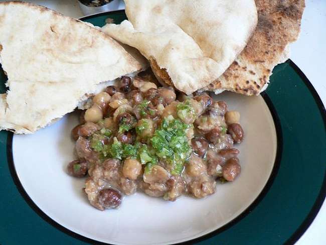 Favata sarda con pane carasau