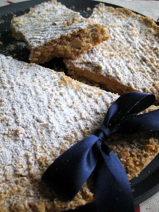 Tortionata di Lodi Fotografia di Tortionata lodigiana con le mandorle