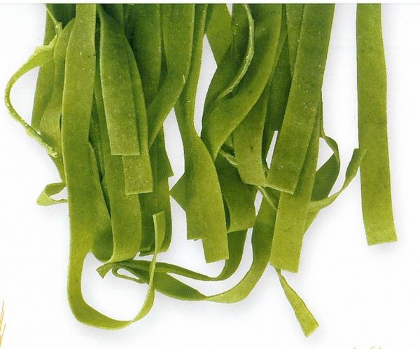 Pasta verde artigianale adatta per fare le tagliatelle al forno all'emiliana