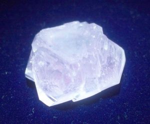 Sale di allume di rocca dalle proprietà deodoranti