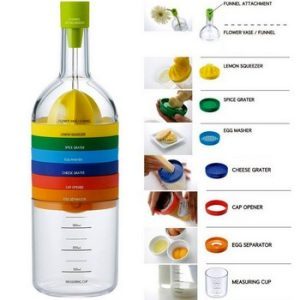Bottiglia formata da 8 accessori indispensabili per la cucina impilati