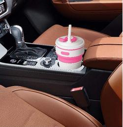 Come usare la tazza da campeggio in automobile