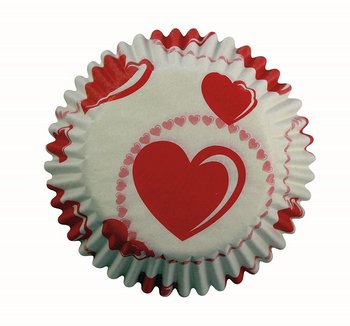 Dorso di pirottino di carta per dolci con cuori rossi su sfondo bianco