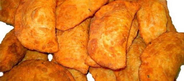 Panzerotti fritti napoletani Panzerotti ripieni dorati al punto giusto