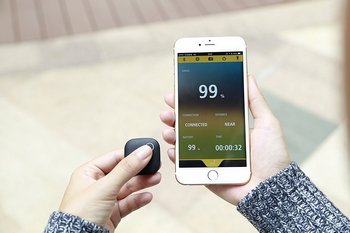 Dispositivo rilevatore di piccole dimensioni utile per localizzare oggetti come il telefonino