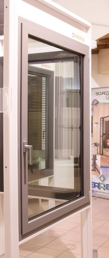 Finestre montate con serramenti con sistema di guaina mediana