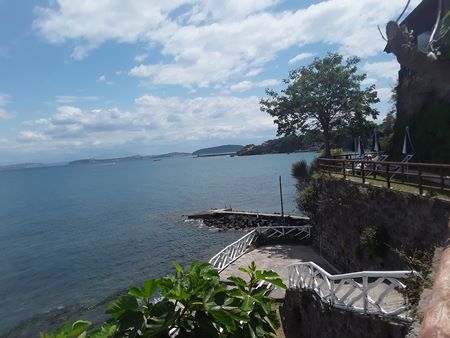 Discesa a mare del parco Castiglione a Ischia