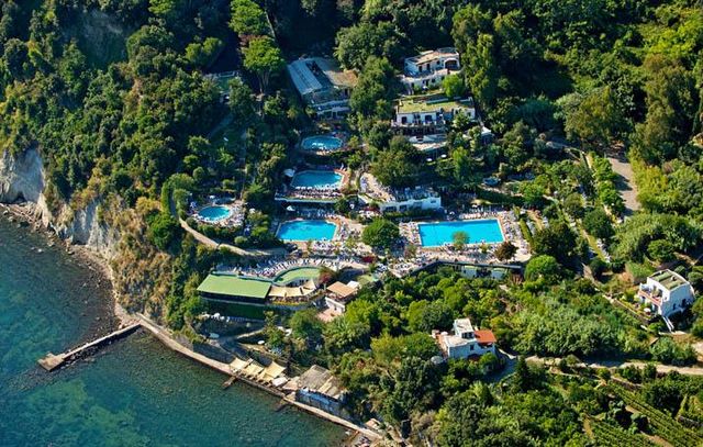 Veduta del Parco Termale Castiglione a Ischia