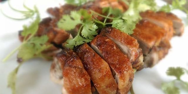 Petto d'anatra laccato all'arancia alla cinese