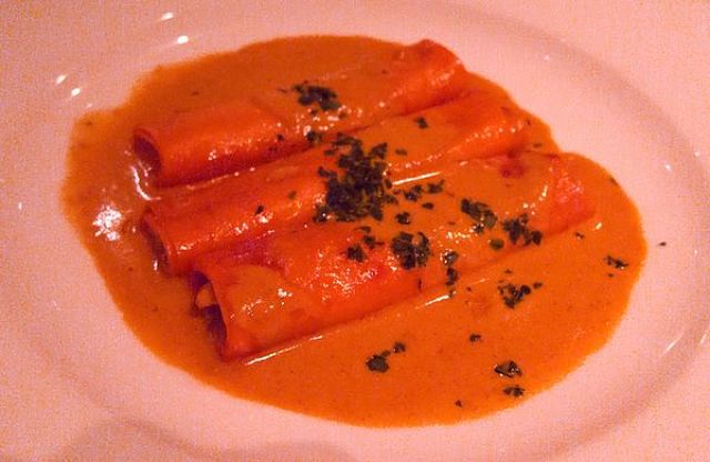 Cannelloni di pesce e verdura con salsa al pomodoro