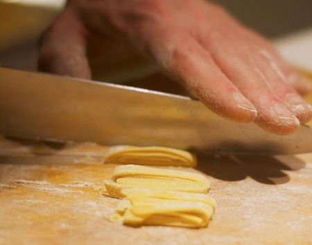 Come tagliare a mano le tagliatelle