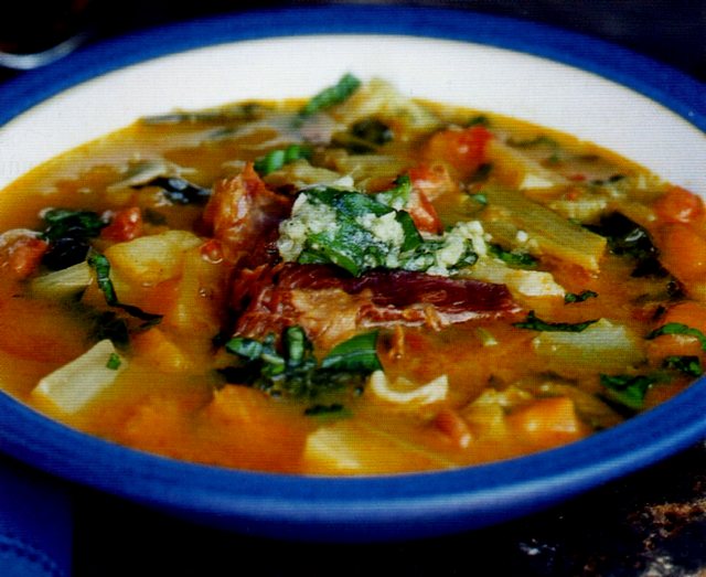 Zuppa corsa completamente vegetariana