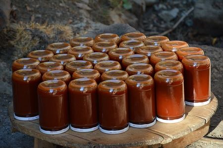 La marmellata deve raffreddarsi nei vasi chiusi a testa in giù