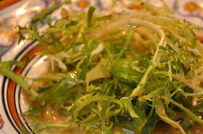 Insalata condita con acciugata