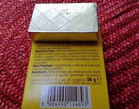 Gelatina istantanea in dado con istruzioni su come prepararla