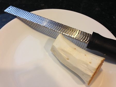 Rafano spellato da grattugiare