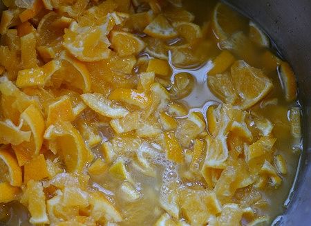 Marmellata di mandarini in cottura