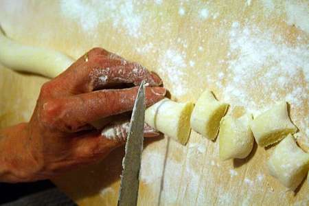 Come tagliare gli gnocchi di patate