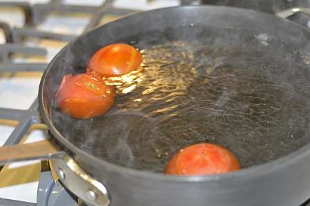 Come sbollentare i pomodori