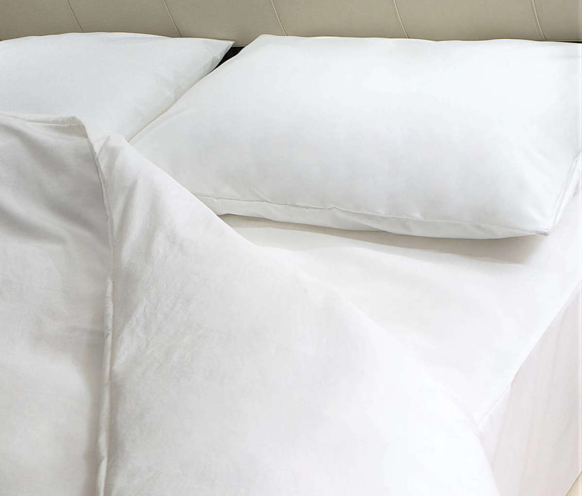 Letto con copriscuscino, copripiumone e coprimaterasso antiacaro Coperture antiacaro da letto Microair Pristine Zero di Alpretec